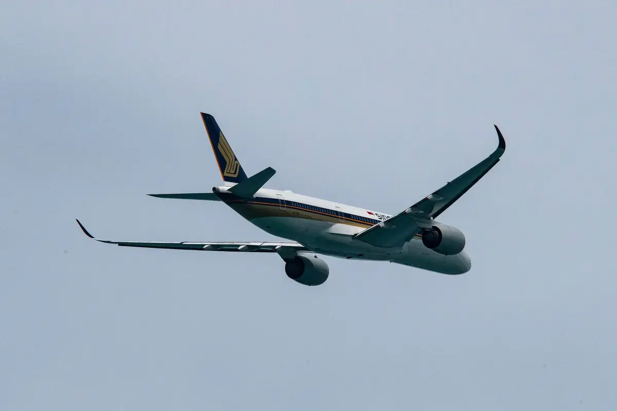 Singapore Airlines aircraft in flight